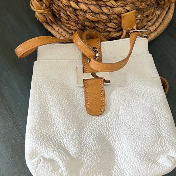 Italian Leather Crossbody in white - Picture 1 of 5